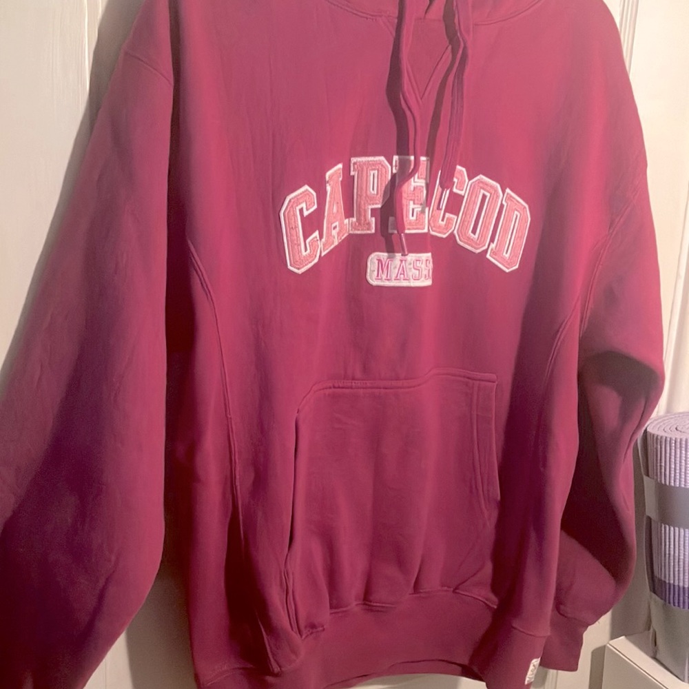 New Cape Cod pullover, size Large